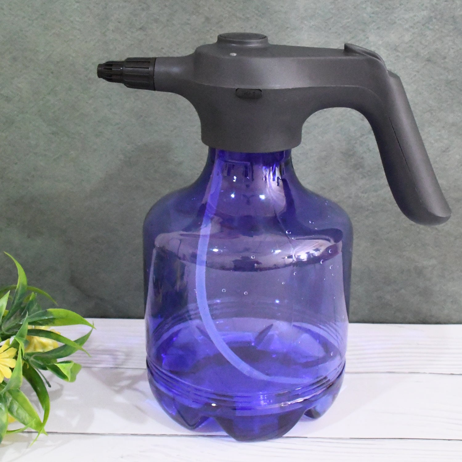 01_eab8208b-a368-41c0-bf9d-14ab7bee8b10.jpg Electric 3L Garden Sprayer – Automatic, Rechargeable Watering Can Fertilizing (1 Pc) - Image 1