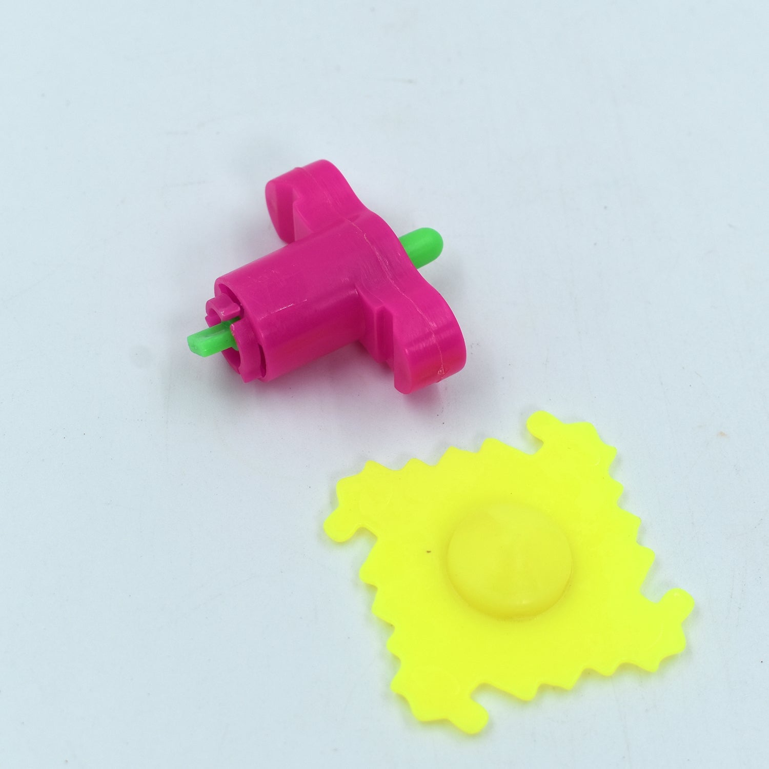 02_6cb04878-fcec-4bfd-93e0-10fde0029905.jpg Toy Spinner Launcher for Kids - Image 1