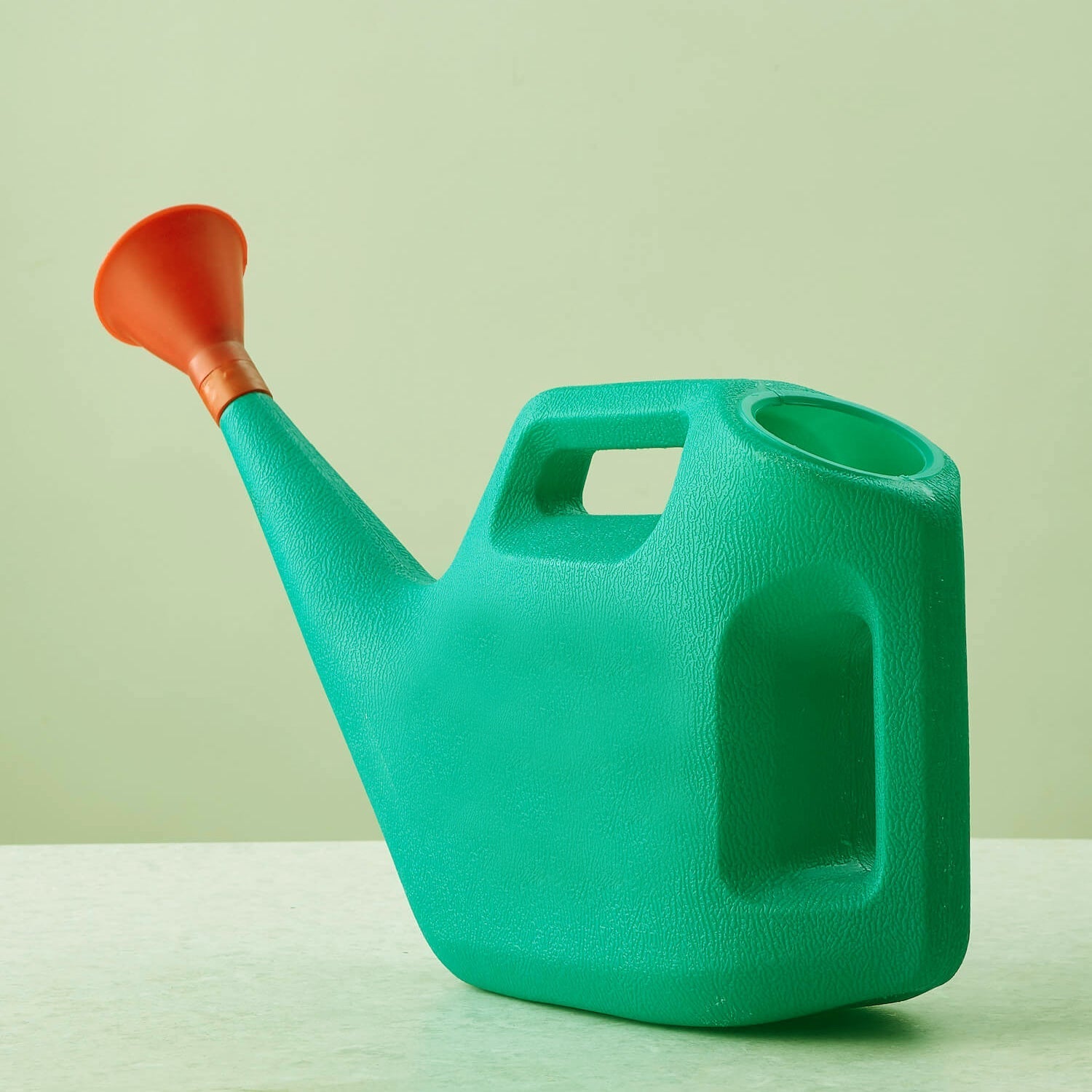02_debaa329-7053-4b63-be5c-6b742586c6e0.jpg Plastic Watering Can Water Sprayer Sprinkler Plants Indoor Outdoor Gardening, 5 LTR - Image 1
