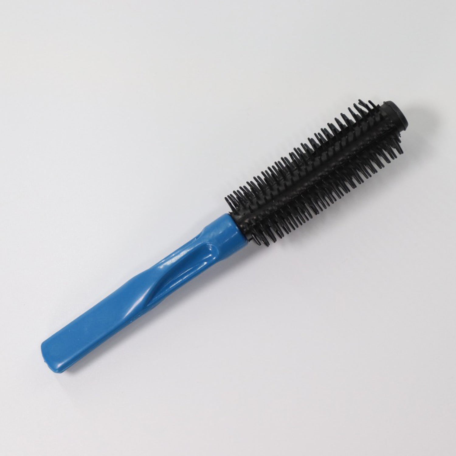 03_043bb00a-7abe-4760-954a-9a89c6c854f4.jpg Round Brush For Men & Women, Hair accessories - Image 1