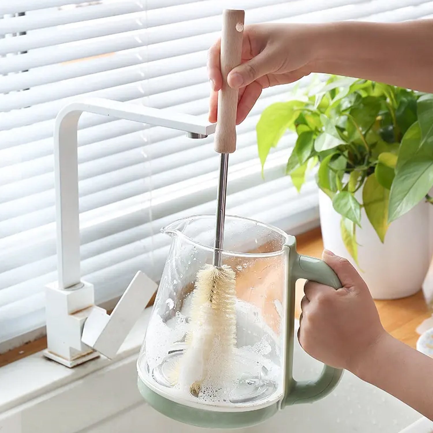 03_76361288-5668-42b2-8092-bed9ec374fd6.jpg Bottle Brush with Curved Head Long Handle Washing Brush for Baby Bottles - Image 1