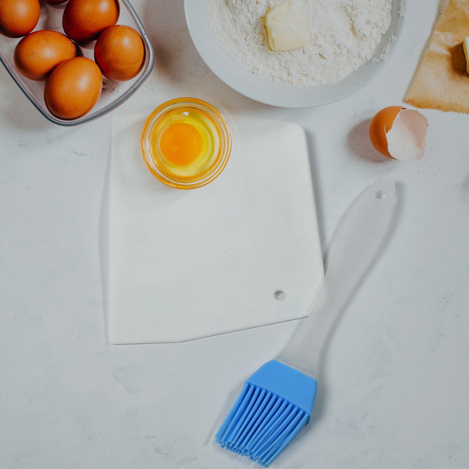 04_5bfc15b0-2590-447e-aaa7-7192caf83fe1.jpg Silicone Spatula & Brush with Cake Scraper Set for Baking & Cooking (2 Pc Set) - Image 1