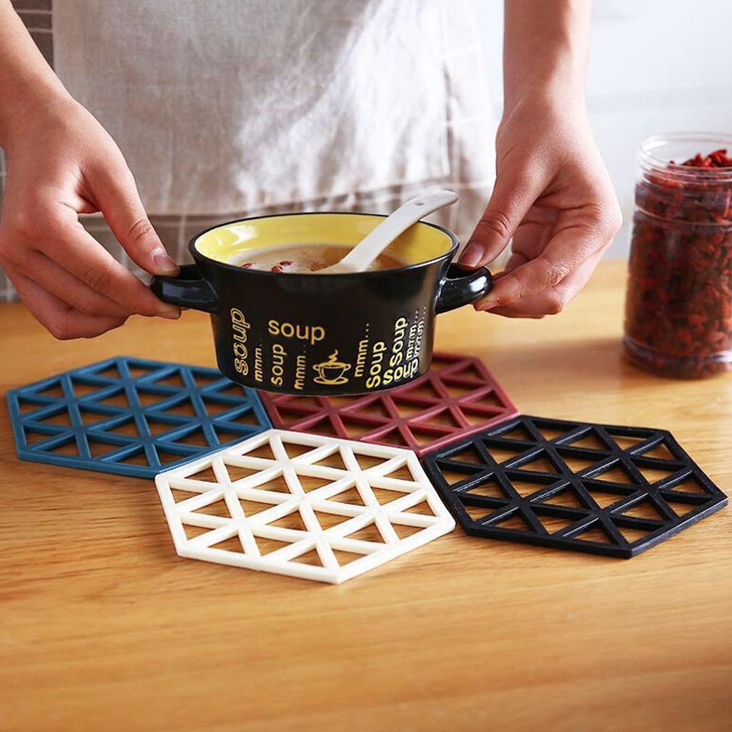 04_6c74471b-6cf0-4488-8a52-9b4f5140720c.jpg Tea Coaster Non-Slip Placemat High Temperature Insulation Pad Hollow Pot Mat - Image 1
