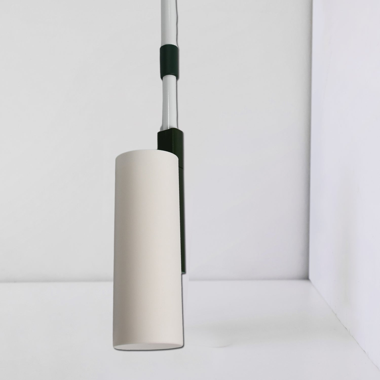 04_bf07d1f2-f695-41bd-9e90-0dad80c196fd.jpg Washable Reusable Lint Roller with Extendable Handle for Carpet, Floor, and Sofa - Image 1