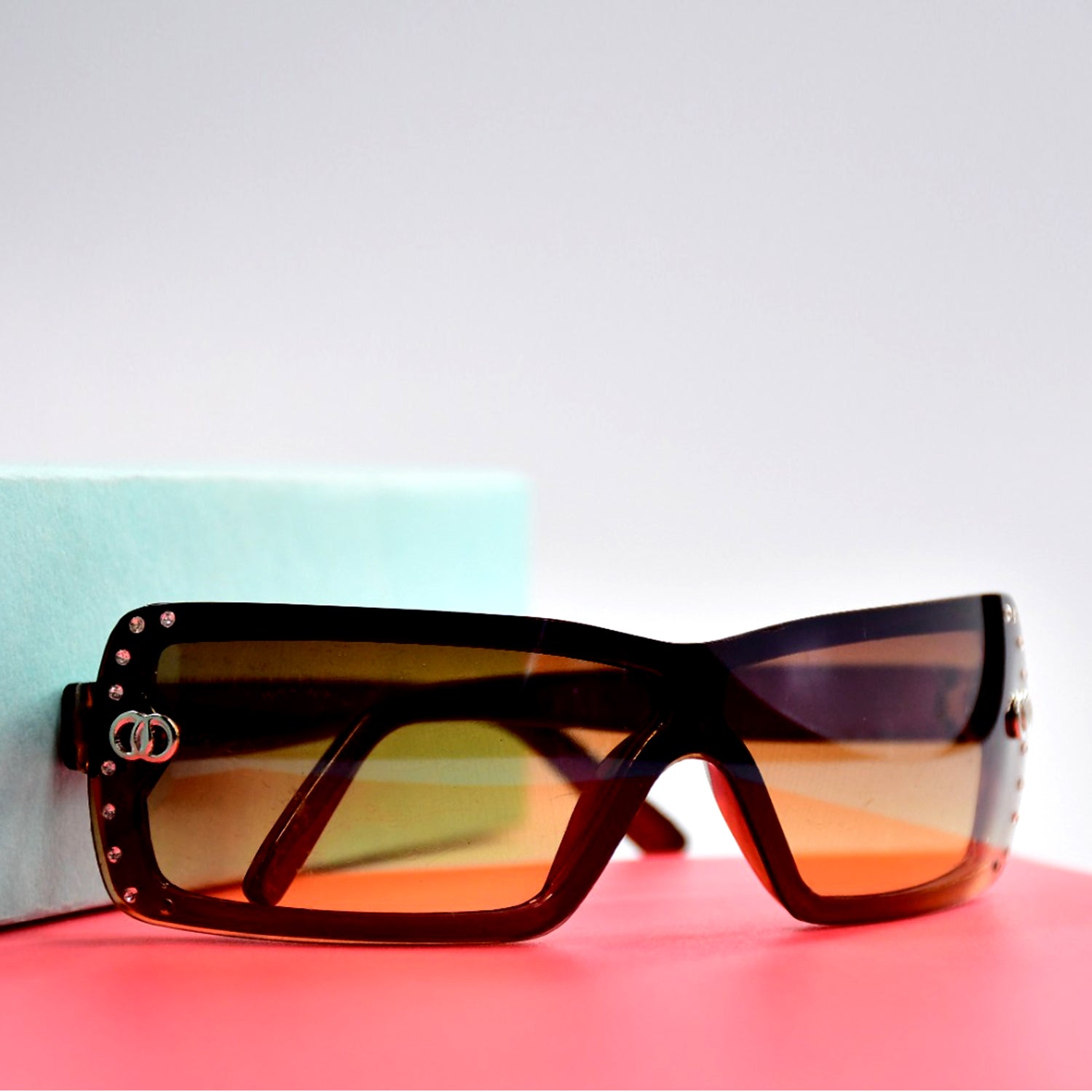 04_eb59ea12-2197-4996-96d1-979536a4de93.jpg Retro Driving Sunglasses Vintage Fashion Frame (Moq - 3pc) - Image 1