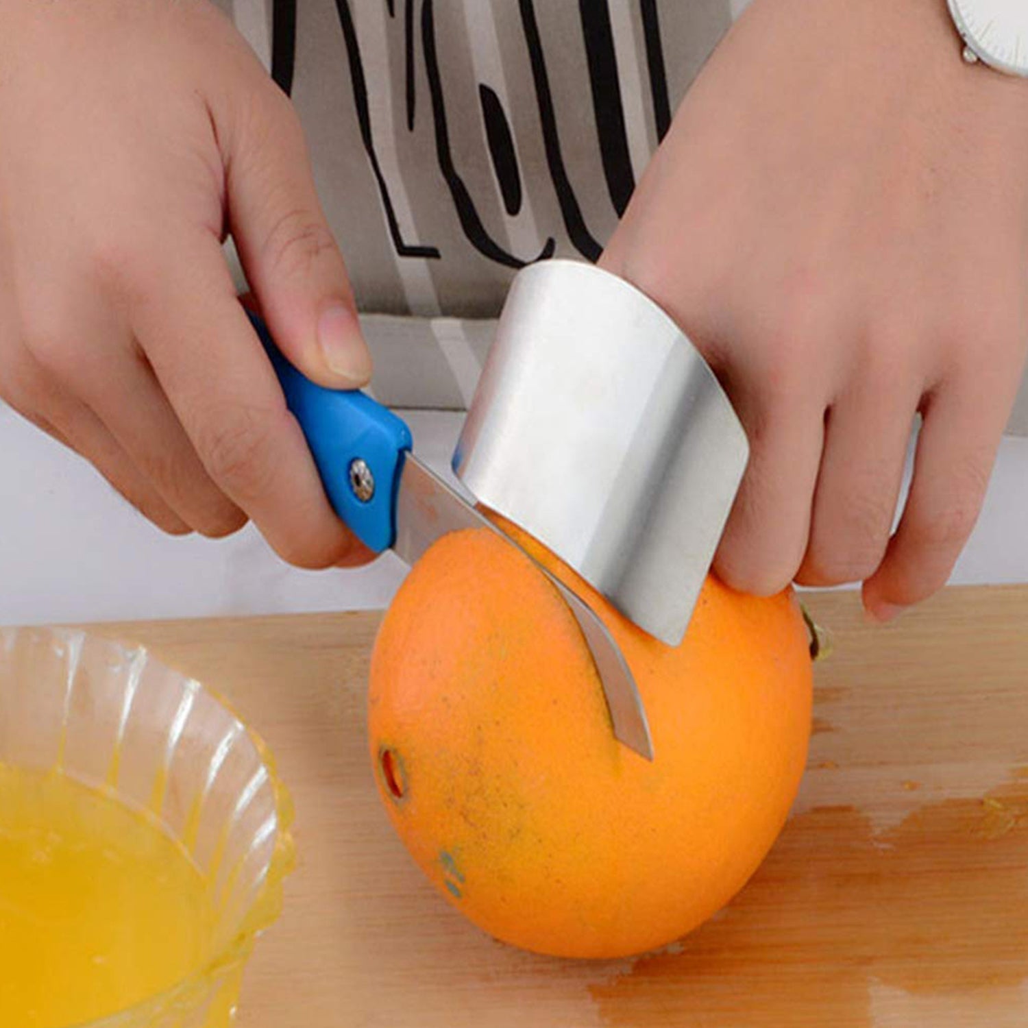 04_fd1b6cb6-1e74-4f98-90a6-032d3dc3682d.jpg Stainless Steel Two Finger Grip Cutting Protector Hand Guard - Image 1