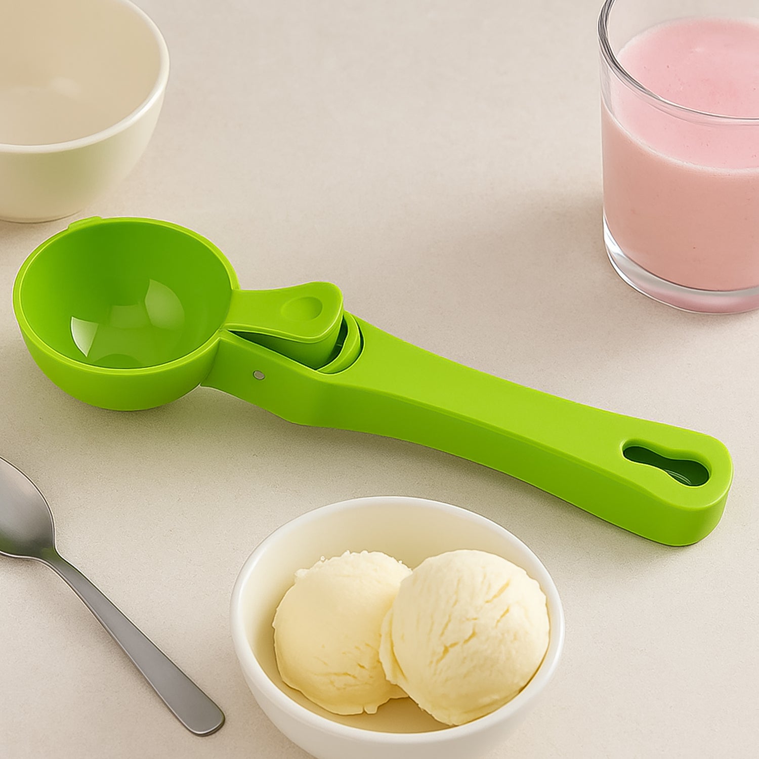 0625_icecream_scoop.jpg Plastic Ice Cream Scoop, 1 pc, Green - Image 1