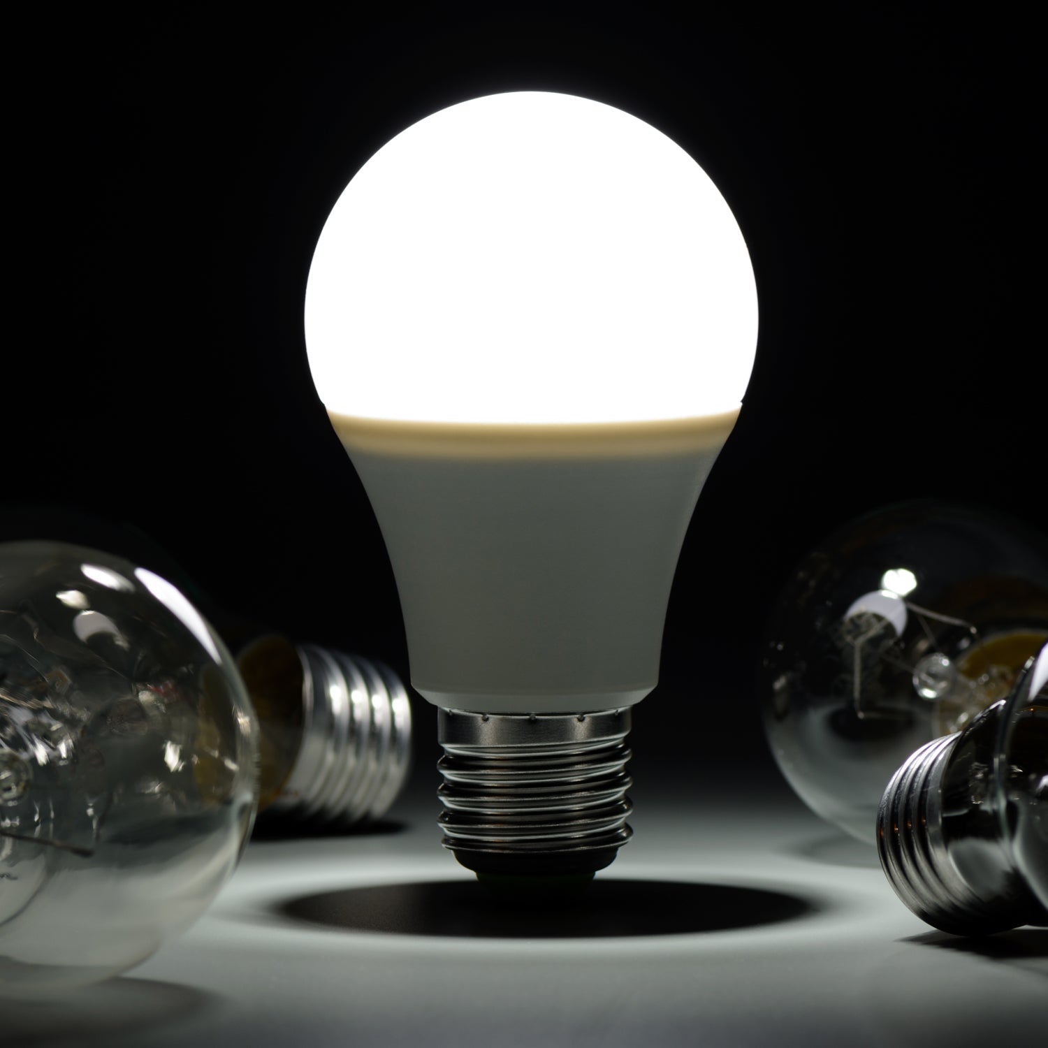06_38a05384-e6b5-416b-a526-3289e0d5926c.jpg Emergency Led Bulb 5w Rechargeable Emergency Led Bulb For Indoor & Outdoor 1pc - Image 1