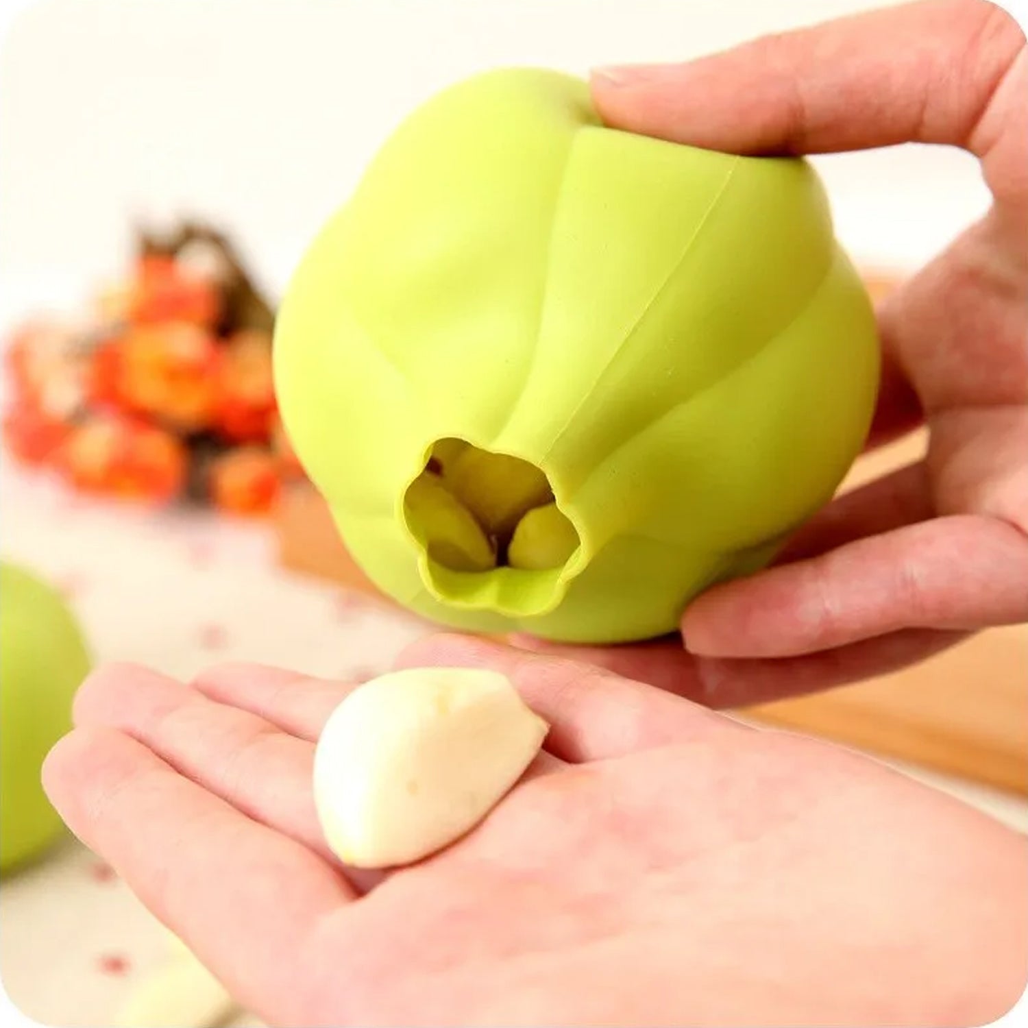 06_9f9aba5b-441b-4d52-af43-35fe9a3f91c3.jpg Silicone Ginger Garlic Manual Peeler - Image 1