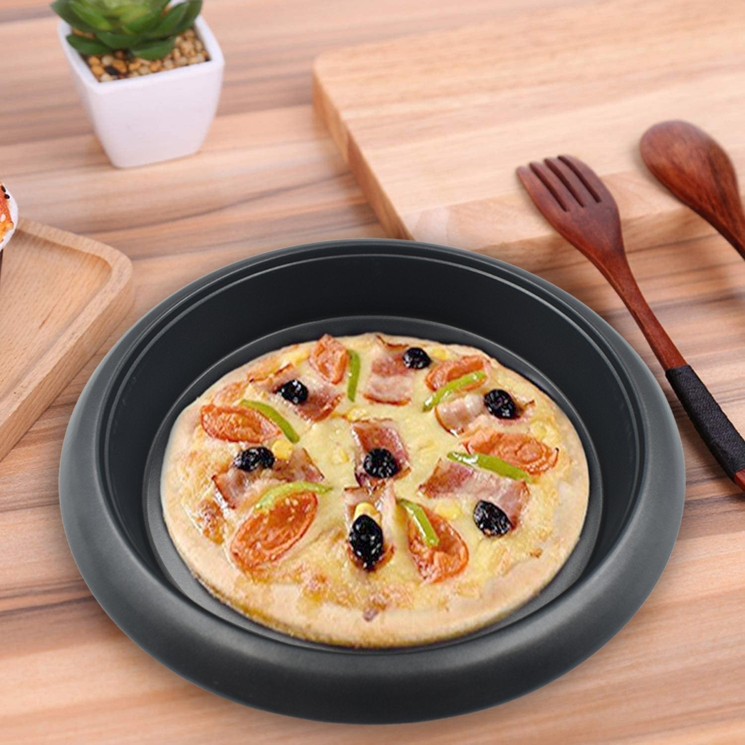 4_437bc23a-de33-418f-95e3-3b01f38a6d65.jpg Round Shape Carbon Steel Non-stick Baking Tray (11 Inch) - Image 1
