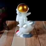 Space Astronaut Figurines Resin Mini Model Home Decor DIY Desktop Ornament Miniatures